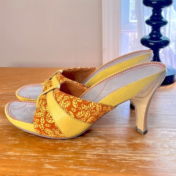 Diesel VINTAGE 90’s Printed Leather Thong Sandals - Picture 4 of 16